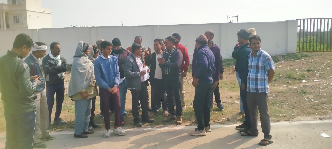 देवली ,राष्ट्रीय राजमार्ग 52 पर शुरुआत से बने सड़क के कट को वापस चालू करने की मांग को लेकर ग्रामीणो