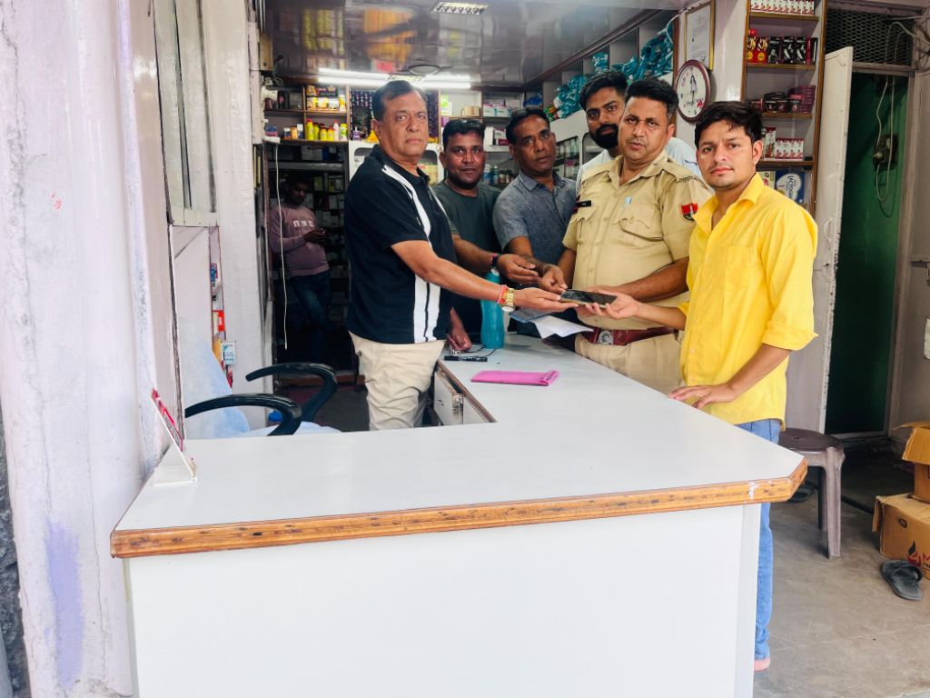 देवली,श्री व्यापार मंडल के सदस्य ने दिया ईमानदारी का परिचय....... 