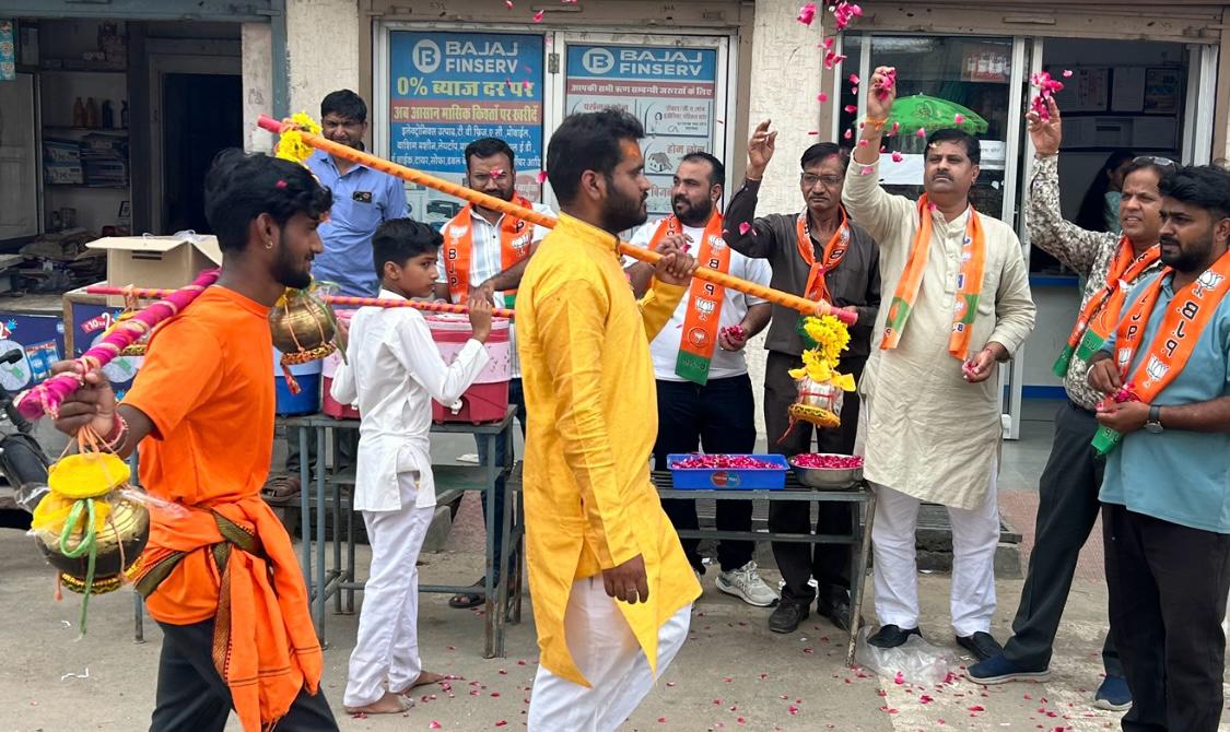 देवली,हर हर महादेव के लगे जयकारे, भगवान शिव का किया अभिषेक,कावड़ यात्रा में उमड़े श्रद्धालु