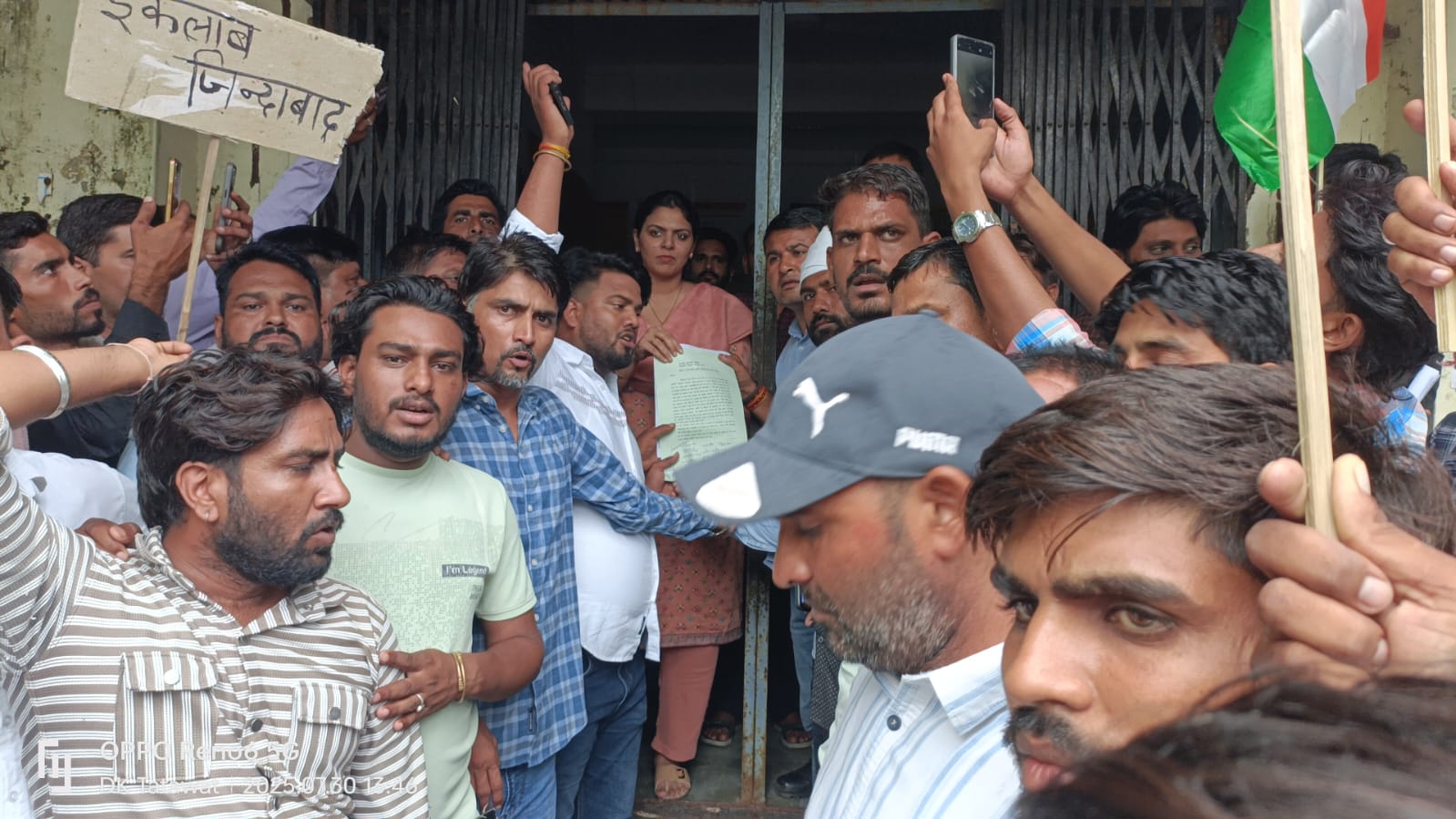 देवली ,सर्वसमाज ब्लॉक देवली ने बुधवार को मुख्यमंत्री के नाम उपखंड अधिकारी रूबी अंसार को ज्ञापन स