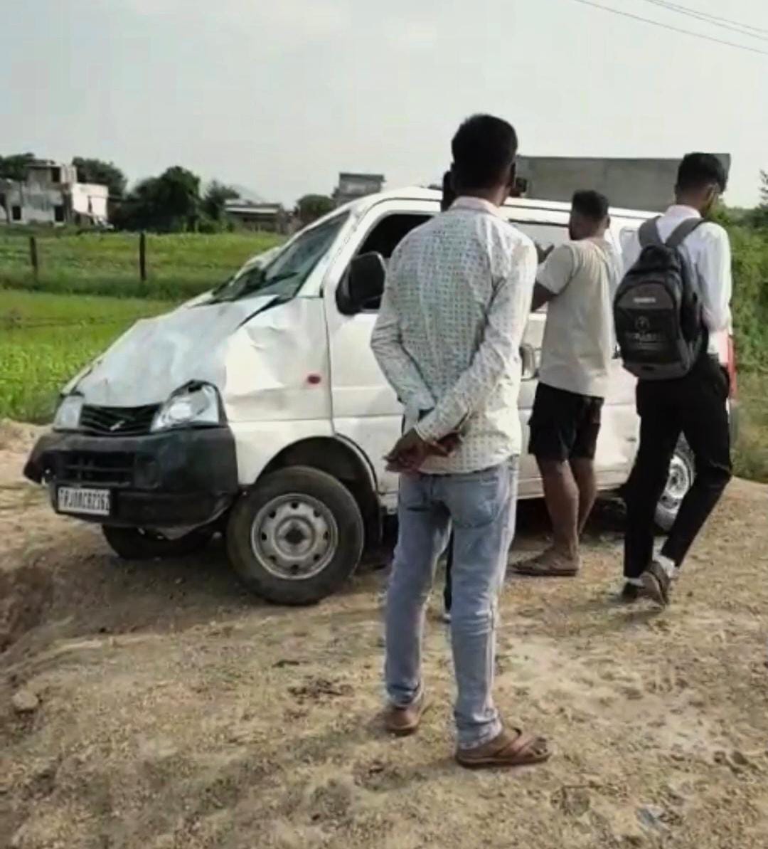 देवली,राष्ट्रीय राजमार्ग पर हादसा, कार अनियंत्रित होकर पलटी