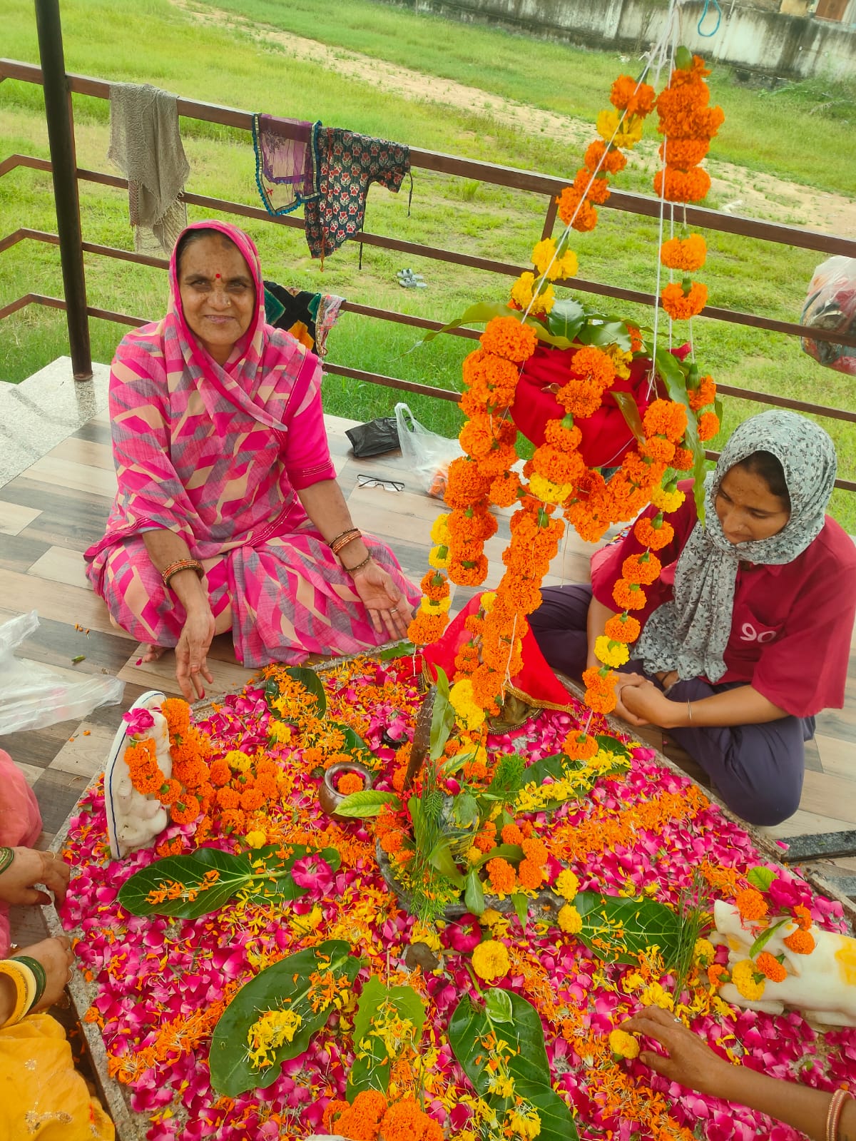 देवली, फुलेरा दोज के अवसर पर भीलवाड़ा जिले के हनुमान नगर क्षेत्र के प्रेम गार्डन में शिव मंदिर का 