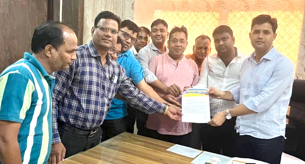 देवली,नियमित सफाई और दीपावली पर बाजार में रोशनी कराने की मांग,व्यापार महासंघ ने ईओ को सौंपा ज्ञाप