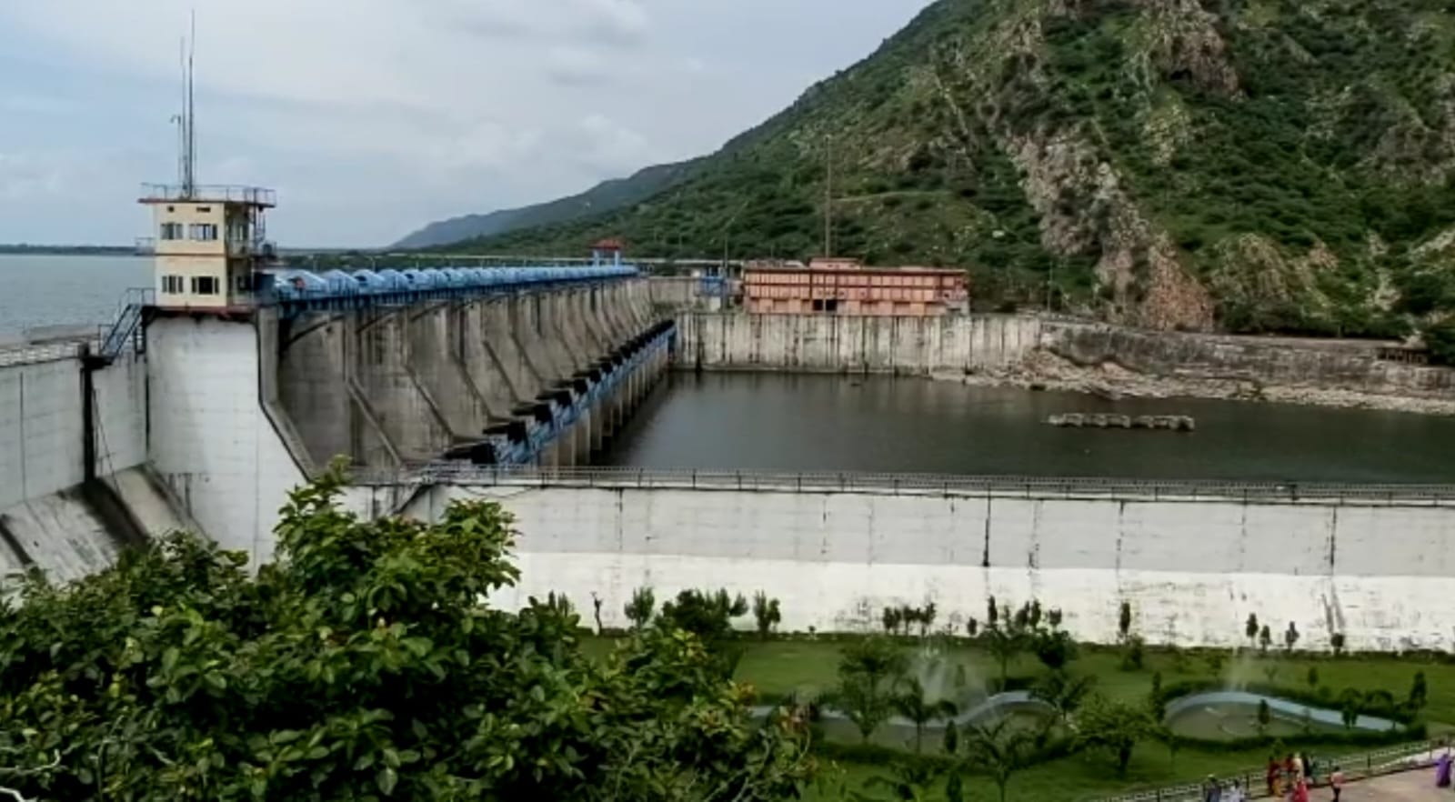  देवली। जयपुर, अजमेर और टोंक की जीवनरेखा माने जाने वाले बीसलपुर बांध के मानसून सत्र का मंगलवार सु