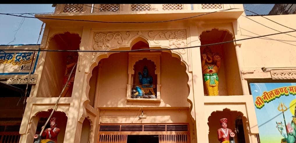 देवली ,शहर के रोडवेज बस स्टैंड परिसर स्थित श्री नीलकंठ महादेव मंदिर ट्रस्ट देवली एवं श्रद्धालुओ