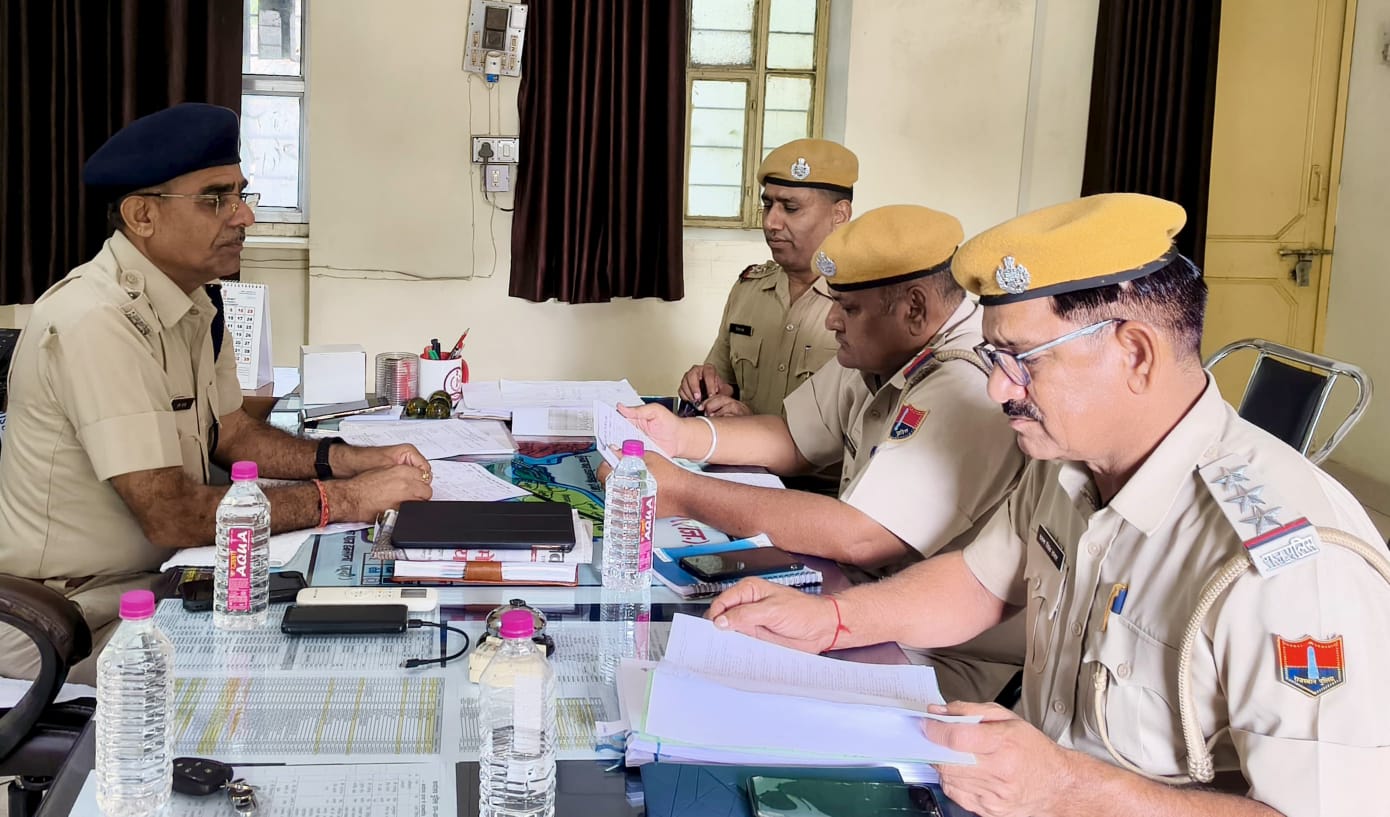 देवली , देवली के नवनियुक्त पुलिस उपाधीक्षक हेमराज ने सोमवार शाम दौलता मोड़ स्थित अपने कार्यालय म