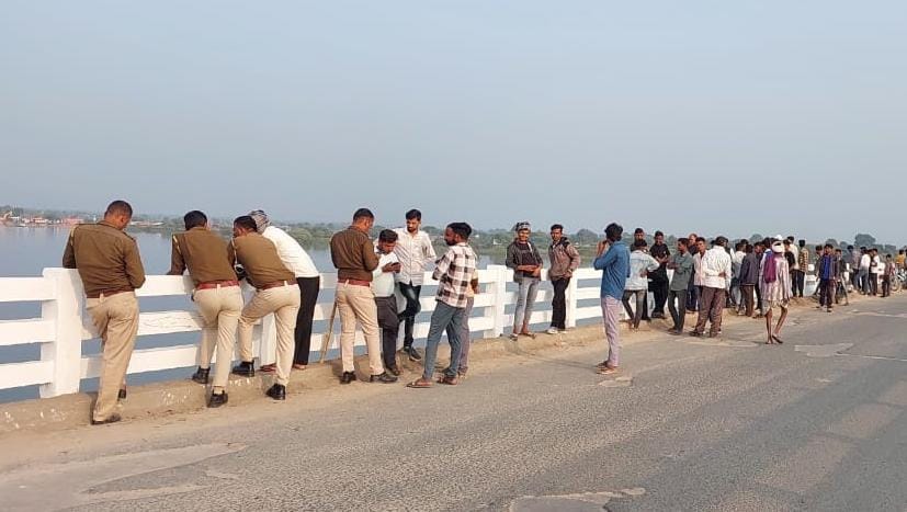 देवली,फोटो शूट के दौरान नापाखेड़ा पुलिया से गिरा युवक ,सावर और हनुमान नगर थाना पुलिस पहुंची मौके प�