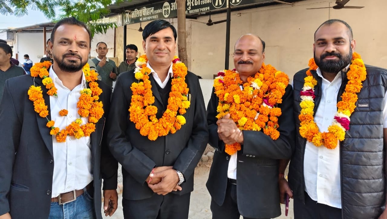 देवली अभिभाषक संघ के वार्षिक चुनाव 2025-26 में शुक्रवार को  सुबह 10 से अपरान्ह 3 बजे तक चली।अभिभाषक संघ क