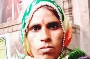 देवली,हनुमान नगर थाना क्षेत्र के भाव का गुड्डा गांव के समीप एक ट्रक ने बाइक को ओवरटेक कर गिरा दिया�