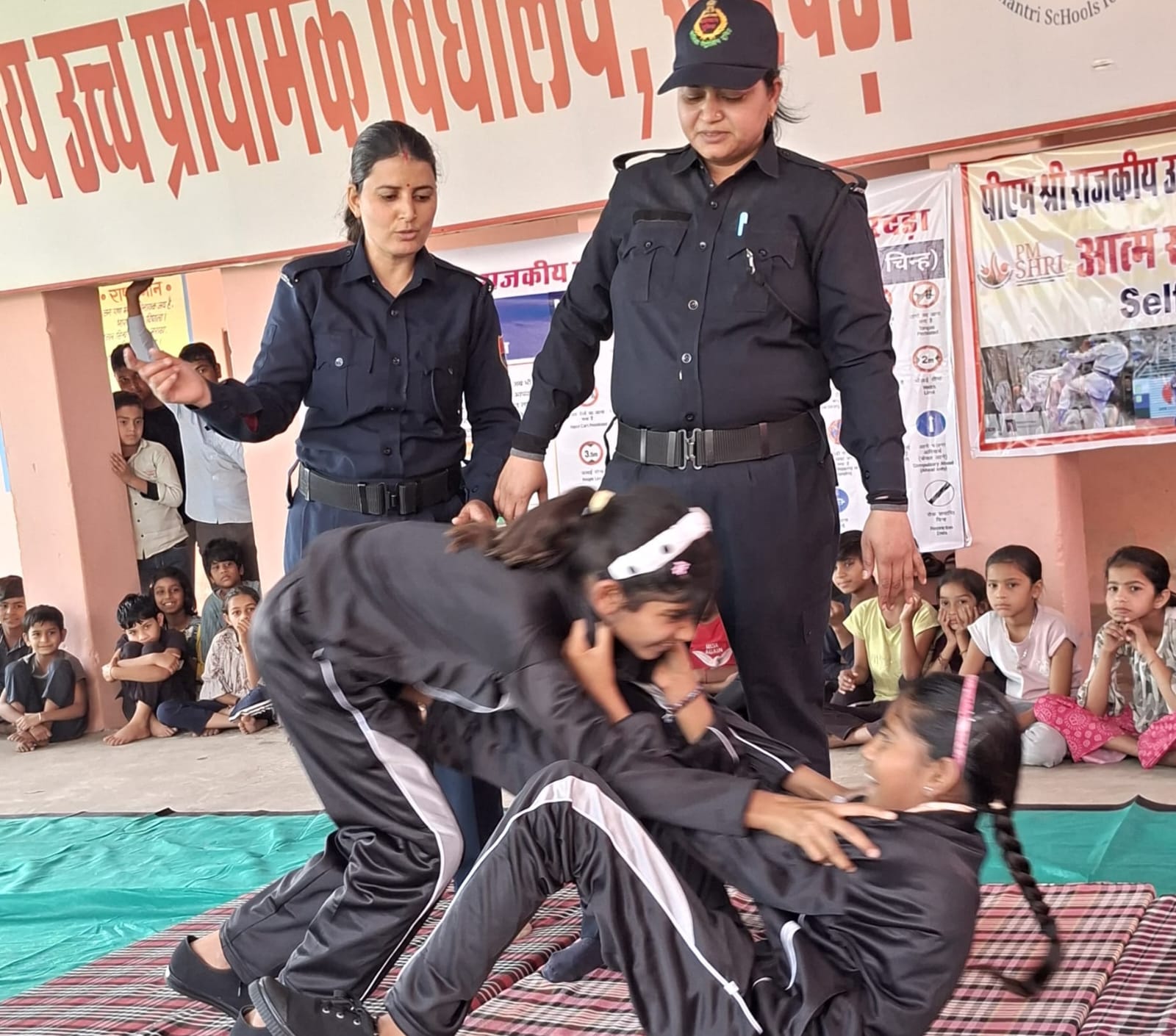 देवली , पीएम श्री राजकीय उच्च प्राथमिक विद्यालय शारदड़ा में गुरुवार को बेटियों के आत्मविश्वास औ�