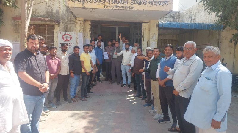 देवली ,भारतीय युवा कांग्रेस के राष्ट्रीय अध्यक्ष उदय भानु चिब एवं अन्य कार्यकर्ताओं की गिरफ्तार