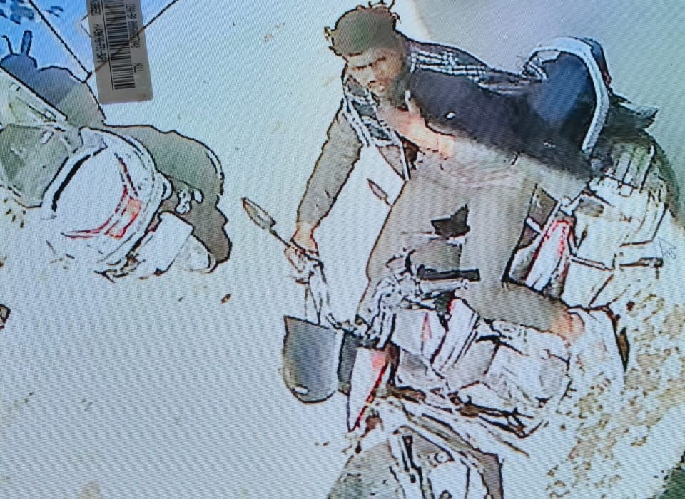 देवली ,पिछले दिनों चोरों ने सेंट्रल बैंक के सामने खड़ी एक साइकिल चुरा ली। वारदात का पता बैंक से बा�