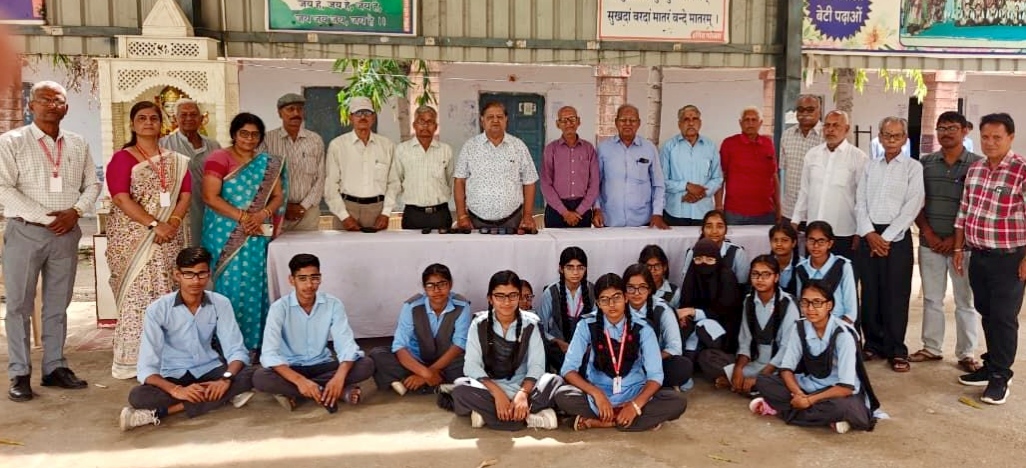 देवली ,​जनसेवा समिति देवली के तत्वावधान में मंगलवार को पीएम श्री सीनियर हायर सेकेंडरी स्कूल देव�