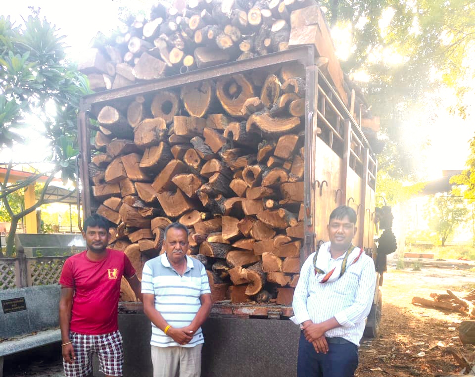 देवली,श्मशान घाट में दी 23 हजार रूपए की 5190 किलो लकड़ियां,किल्लत को देखते कराई व्यवस्था
