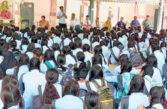 देवली,बालिकाओ को एचपीवी टीकाकरण हेतु जागरूक किया।