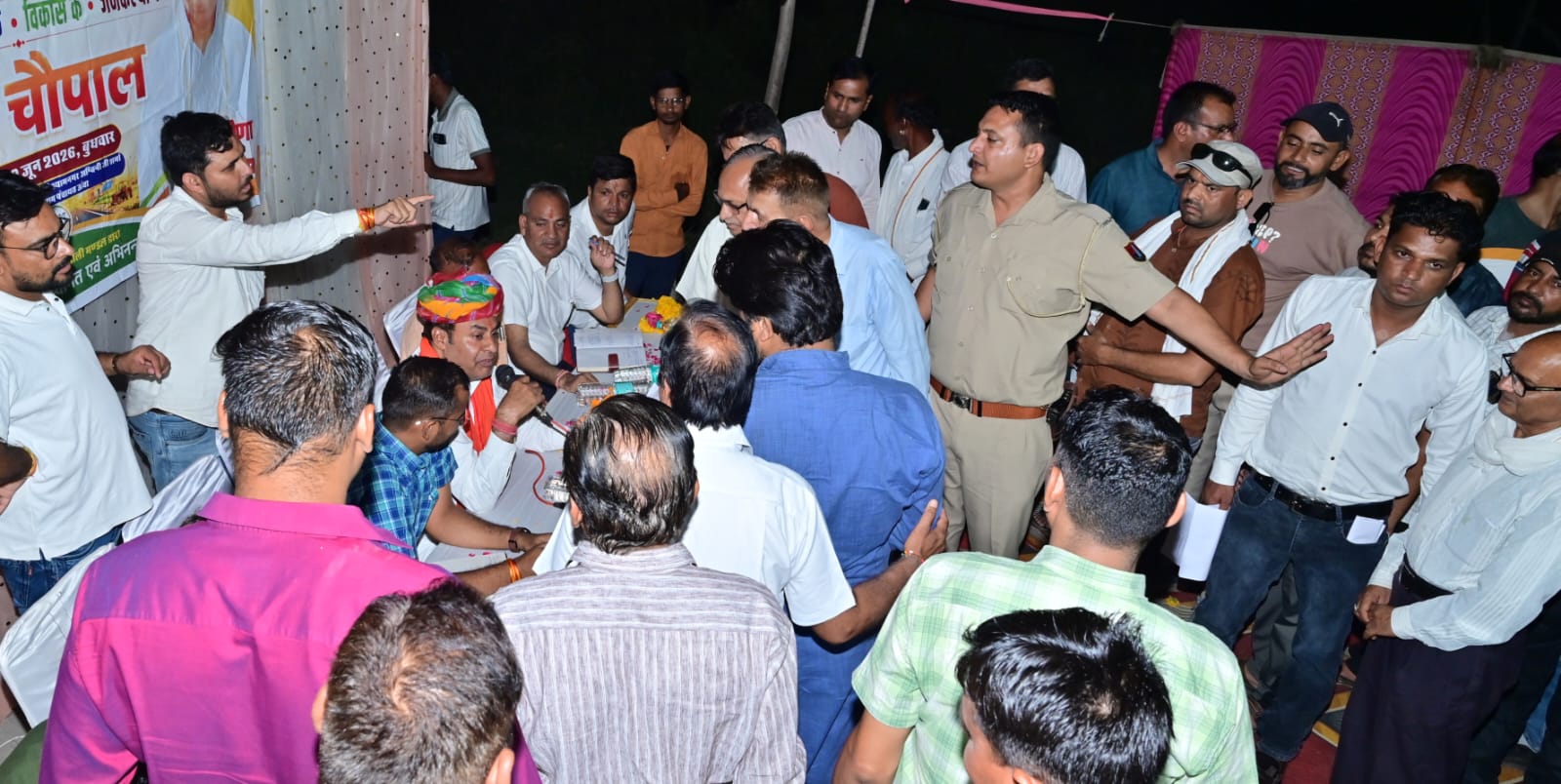 देवली,हनुमाननगर क्षेत्र ग्राम पंचायत ऊंचा के श्याम नगर  मेंविधायक गोपीचंद मीणा ने रात्रि चौपाल �