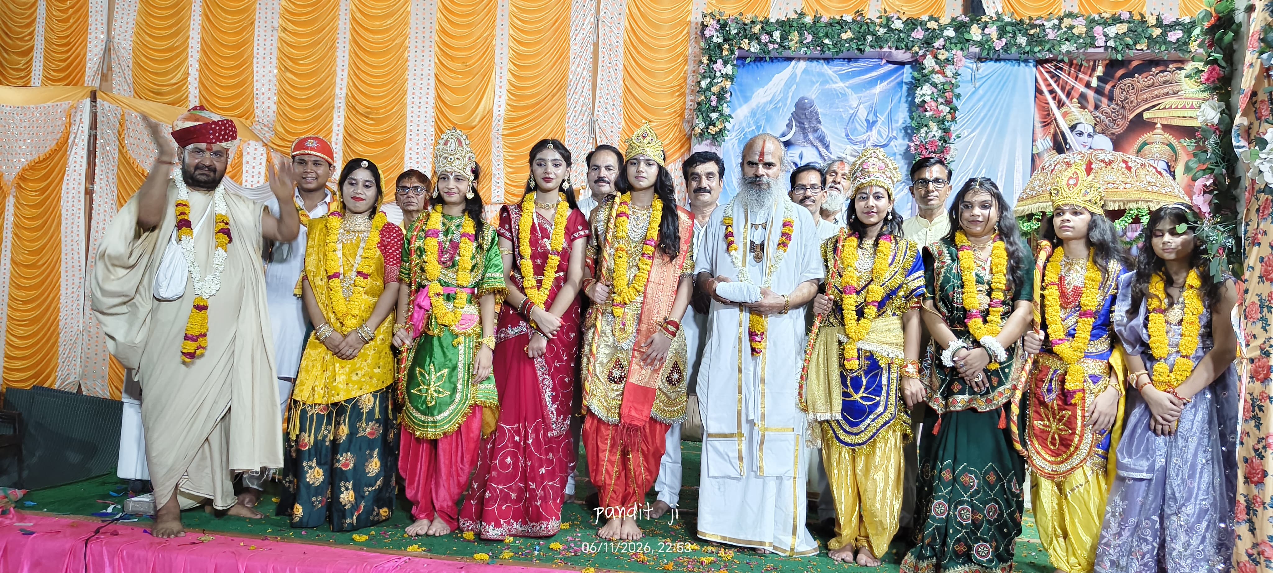 देवली ,पुरुषोत्तम मास में अटल उद्यान स्थित टीनशेड में चल रही 15 दिवसीय संगीतमय श्रीराम कथा के दौरा�