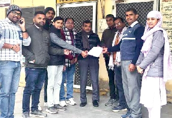 देवली,राजस्थान पटवार संघ के आह्वान पर उपशाखा अध्यक्ष राम राज जाट के नेतृत्व में पटवारियों ने 9 सू
