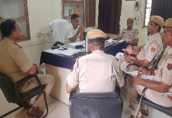देवली में गुरुवार को अतिरिक्त पुलिस अधीक्षक मालपुरा मोटाराम बेनीवाल ने वृत स्तरीय क्राइम मीटिं