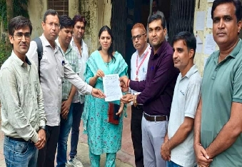 देवली ,राजस्थान शिक्षा सेवा परिषद (रेसला) द्वारा अपनी विभिन्न मांगों को लेकर देवली एसडीएम को ज्ञा