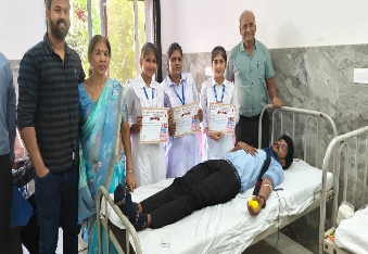 देवली ,शहर के महेश नर्सिंग होम में शुक्रवार को शारदा सोसायटी की ओर से एक सफल रक्तदान शिविर का आयोज