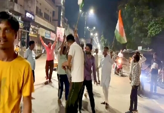 देवली ,एशिया कप के फाइनल में भारत की शानदार जीत के बाद देवली में देर रात तक जश्न का माहौल छाया रहा। 