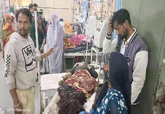 देवली ,हनुमान नगर थाना क्षेत्र के अजमेर-कोटा स्टेट हाईवे पर मुंशीपुरा के समीप गुरुवार अपरान्ह ईआ�