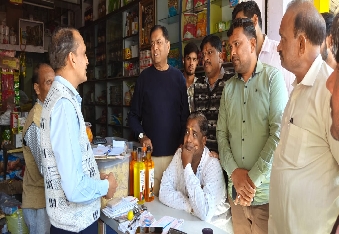 देवली के मुख्य बाजार में किराना व्यापारी से बैग छीनने की कोशिश,बुजुर्ग व्यापारी के विरोध से नाका�