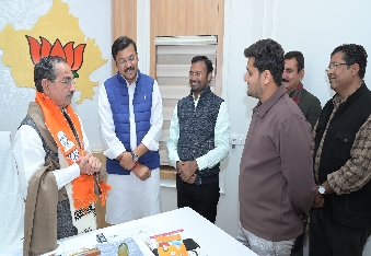 देवली , भाजपा शहर मंडल अध्यक्ष अंकित जैन डाबर ने गुरुवार को नववर्ष के अवसर पर जयपुर स्थित भाजपा प्�