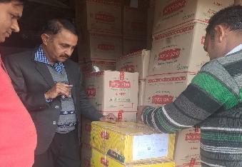 देवली ,खाद्य सुरक्षा अधिकारी मदन लाल गुर्जर के नेतृत्व में शुक्रवार को देवली स्थित जेके प्रोविज�