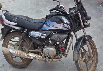 देवली थाना पुलिस ने क्षेत्र में वाहन चोरी की वारदातों पर अंकुश लगाते हुए एक शातिर मोटरसाइकिल चोर 