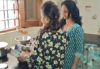 देवली,आज रात्रि को छतरी चौराहा शीतला माता मंदिर पर होगी भजन संध्या कल घर-घर महकी ठंडे पकवानों की ख�