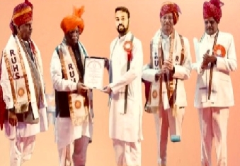 देवली,न्यूरोसर्जन डॉ. राघव जिंदल को राज्यपाल ने किया सम्मानित ,गुलाबी नगरी के बिरला ऑडिटोरियम मे�