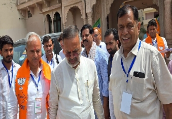 देवली,मंत्री ने कलक्टर को किया फोन... देवली बस स्टैंड को यथावत रखे,जन भावना का रखें ध्यान, चिकित्सा�