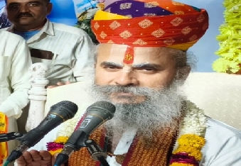देवली के अटल उद्यान में चल रहे 15 दिवसीय संगीतमय श्रीराम कथा ज्ञानयज्ञ में महामंडलेश्वर दिव्य मुर