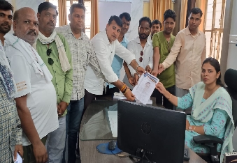 देवली , डॉ. अम्बेडकर विचार मंच सेवा समिति देवली द्वारा उपखण्ड अधिकारी को दिए गए एक ज्ञापन के माध्य�