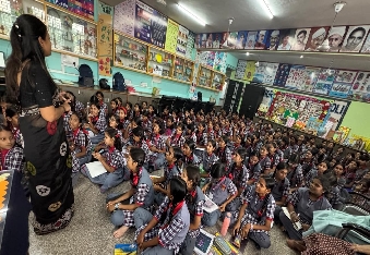 स्वास्थ्य, स्वच्छता और सुरक्षा को लेकर छात्राओं को किया जागरूक
