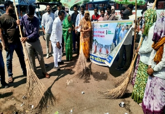 “एक दिन, एक घंटा, एक साथ” थीम पर पालिकाध्यक्ष, ईओ व पार्षदों ने किया श्रमदान
